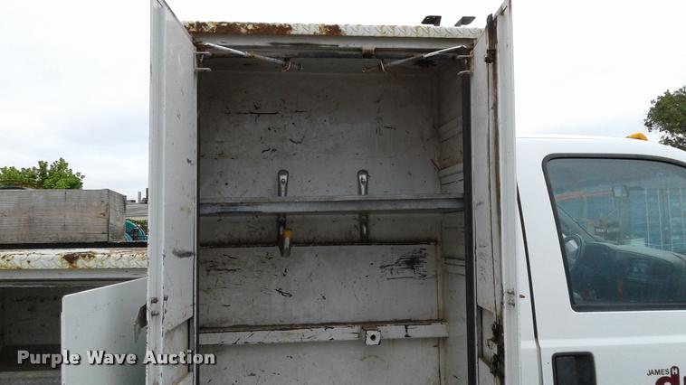 image for item DA1089 2006 Ford F550 XL utility truck