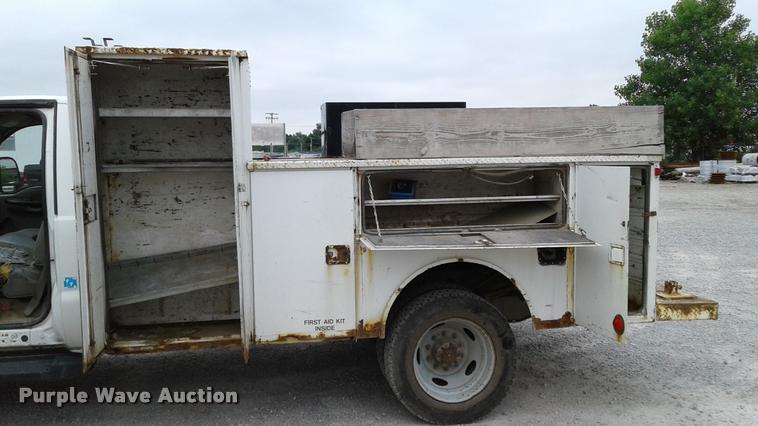 image for item DA1089 2006 Ford F550 XL utility truck