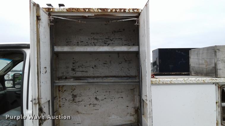 image for item DA1089 2006 Ford F550 XL utility truck