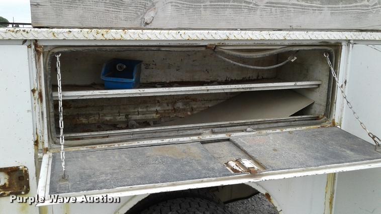 image for item DA1089 2006 Ford F550 XL utility truck