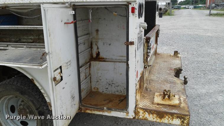 image for item DA1089 2006 Ford F550 XL utility truck