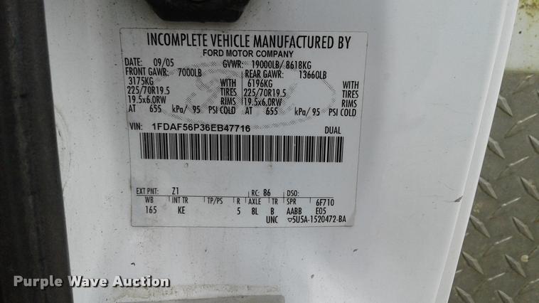 image for item DA1089 2006 Ford F550 XL utility truck