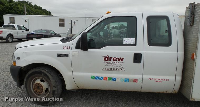 image for item DA1090 2004 Ford F350 Super Duty XL SuperCab utility bed pickup truck