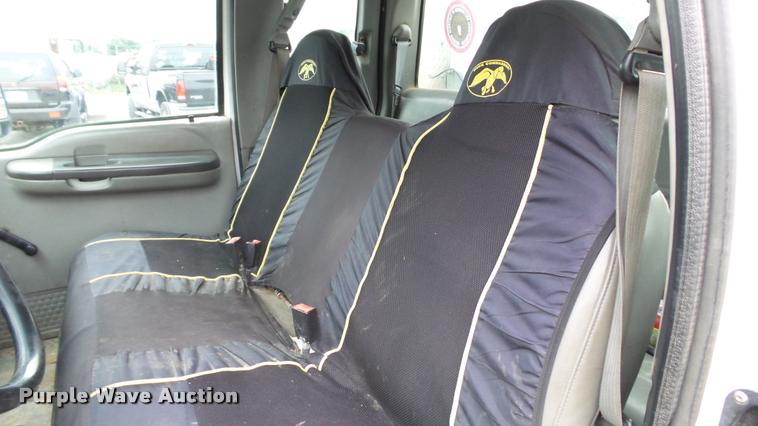 image for item DA1090 2004 Ford F350 Super Duty XL SuperCab utility bed pickup truck