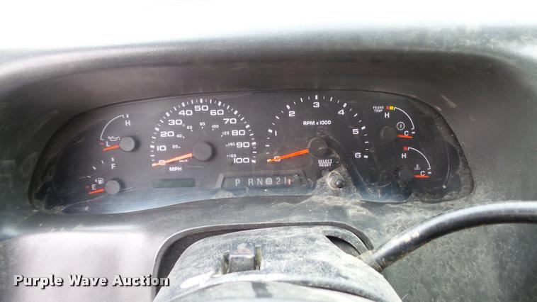 image for item DA1090 2004 Ford F350 Super Duty XL SuperCab utility bed pickup truck