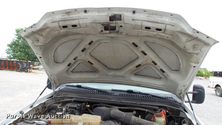 image for item DA1090 2004 Ford F350 Super Duty XL SuperCab utility bed pickup truck