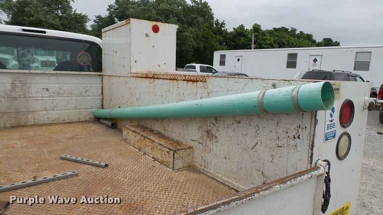 image for item DA1090 2004 Ford F350 Super Duty XL SuperCab utility bed pickup truck