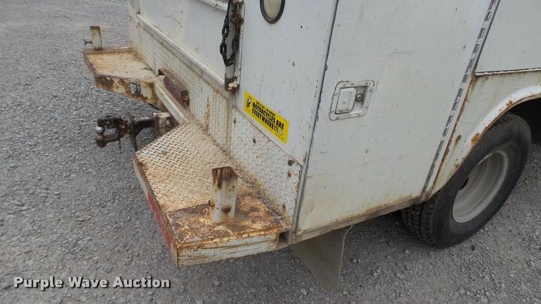 image for item DA1090 2004 Ford F350 Super Duty XL SuperCab utility bed pickup truck