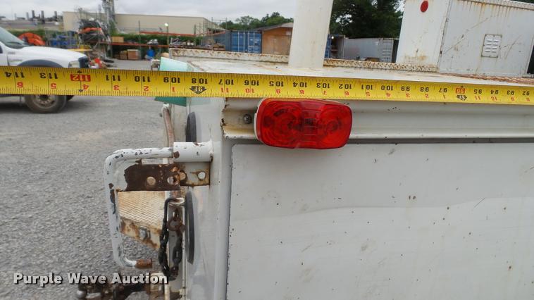 image for item DA1090 2004 Ford F350 Super Duty XL SuperCab utility bed pickup truck