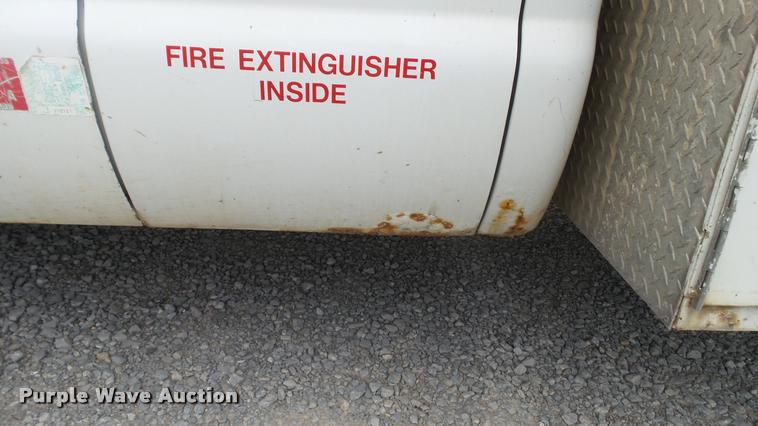 image for item DA1090 2004 Ford F350 Super Duty XL SuperCab utility bed pickup truck