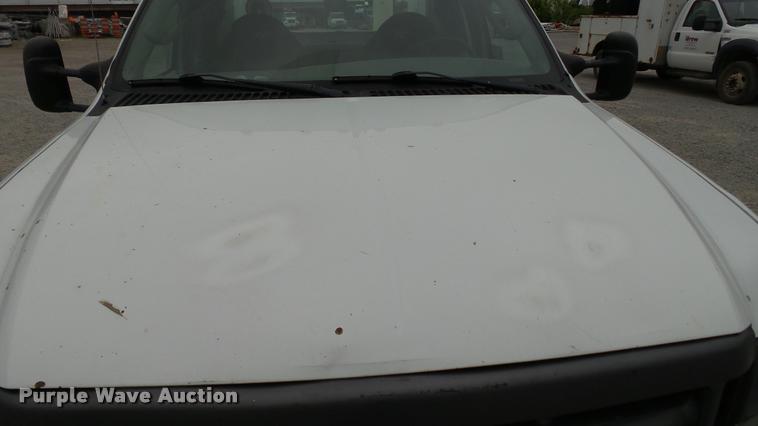 image for item DA1090 2004 Ford F350 Super Duty XL SuperCab utility bed pickup truck