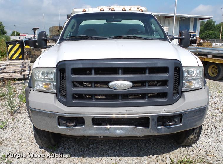 image for item DA1091 2006 Ford F550 dump truck