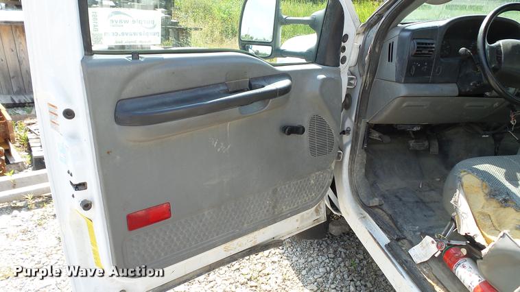 image for item DA1091 2006 Ford F550 dump truck