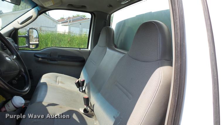 image for item DA1091 2006 Ford F550 dump truck