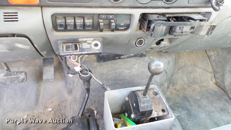 image for item DA1091 2006 Ford F550 dump truck