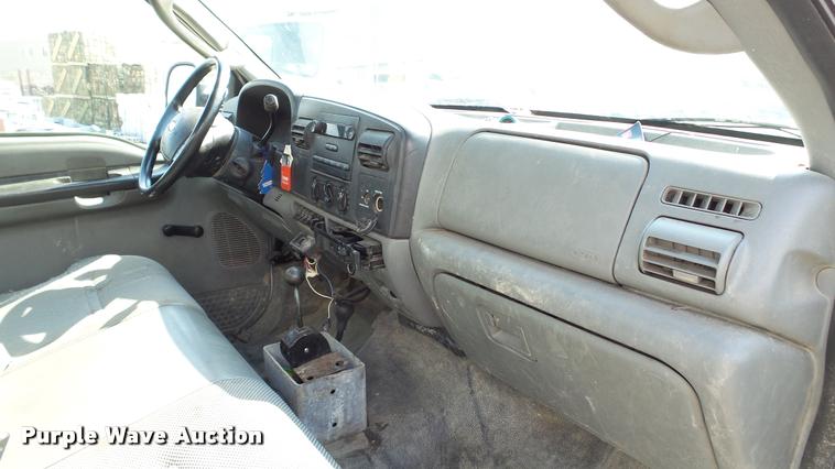 image for item DA1091 2006 Ford F550 dump truck