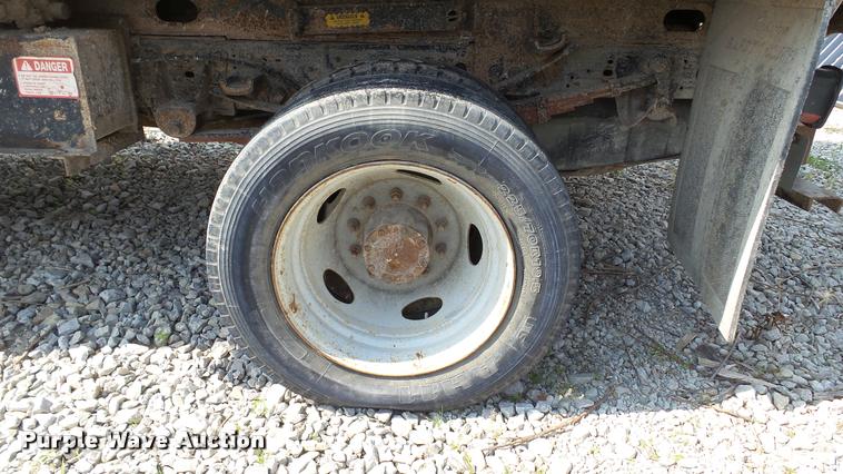 image for item DA1091 2006 Ford F550 dump truck
