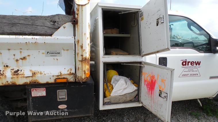 image for item DA1091 2006 Ford F550 dump truck