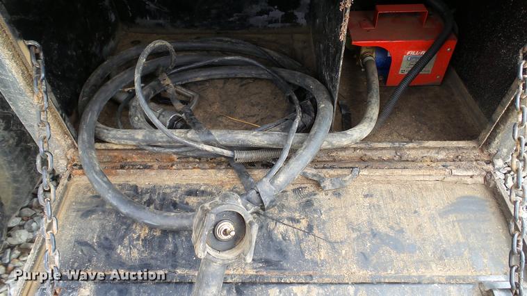 image for item DA1091 2006 Ford F550 dump truck