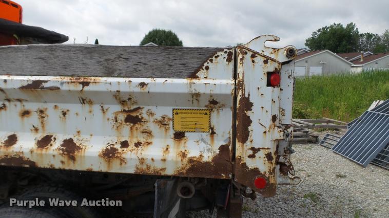 image for item DA1091 2006 Ford F550 dump truck