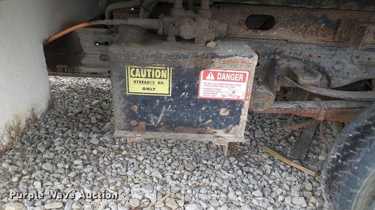 image for item DA1091 2006 Ford F550 dump truck