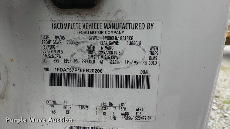 image for item DA1091 2006 Ford F550 dump truck