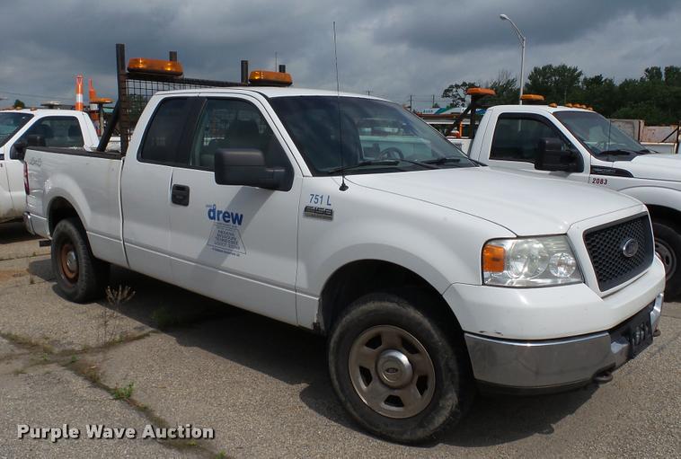 image for item DA1092 2005 Ford F150 XLT SuperCab pickup truck