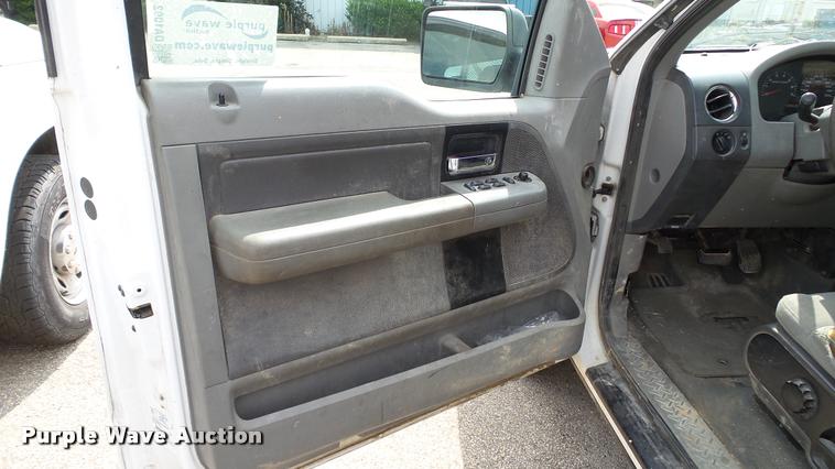 image for item DA1092 2005 Ford F150 XLT SuperCab pickup truck