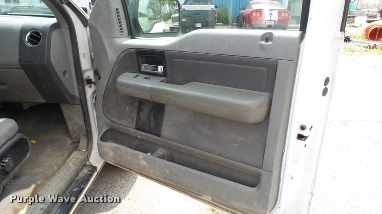 image for item DA1092 2005 Ford F150 XLT SuperCab pickup truck