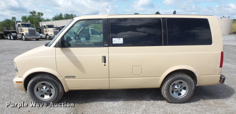 image for item DA1551 2001 Chevrolet Astro van