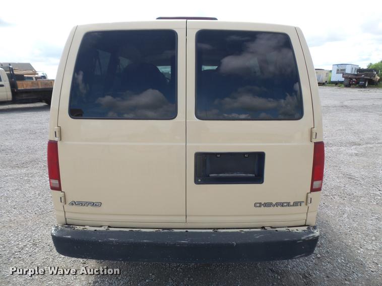 image for item DA1551 2001 Chevrolet Astro van