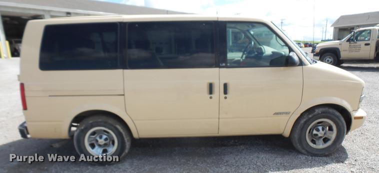 image for item DA1551 2001 Chevrolet Astro van
