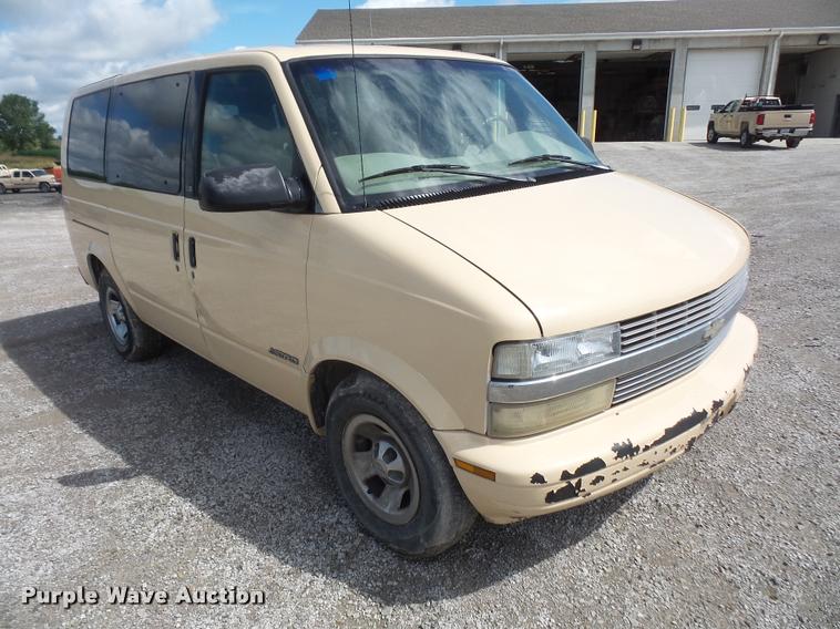 image for item DA1551 2001 Chevrolet Astro van