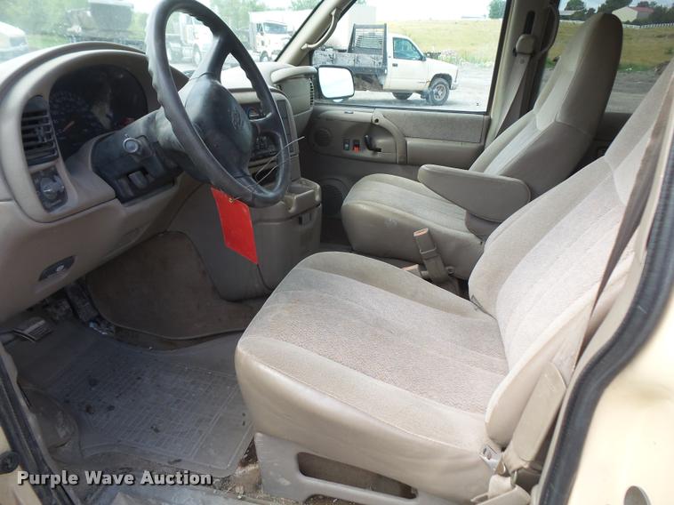 image for item DA1551 2001 Chevrolet Astro van