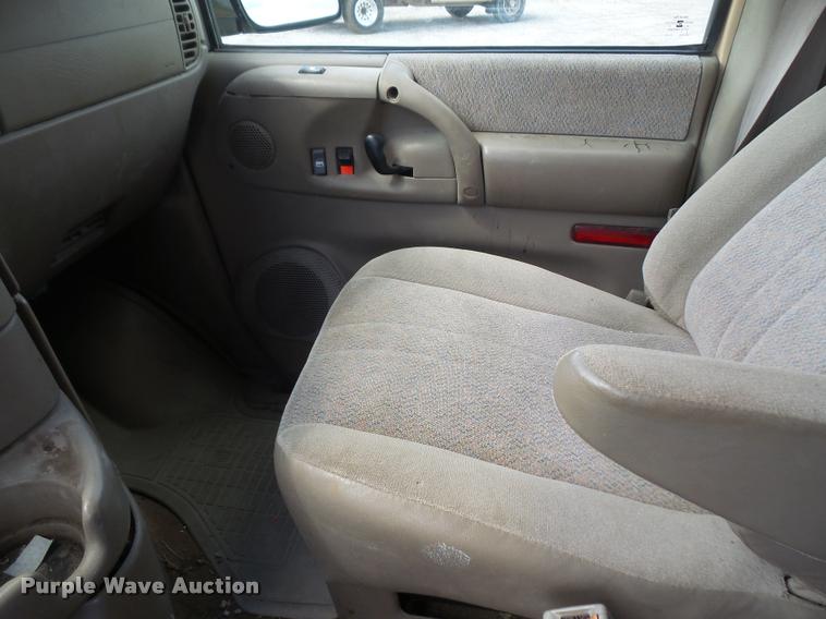 image for item DA1551 2001 Chevrolet Astro van