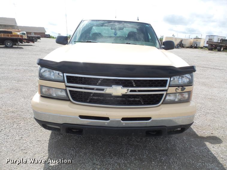 image for item DA1555 2006 Chevrolet Silverado 1500 Ext. Cab pickup truck