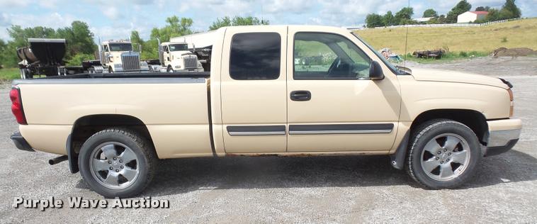 image for item DA1555 2006 Chevrolet Silverado 1500 Ext. Cab pickup truck