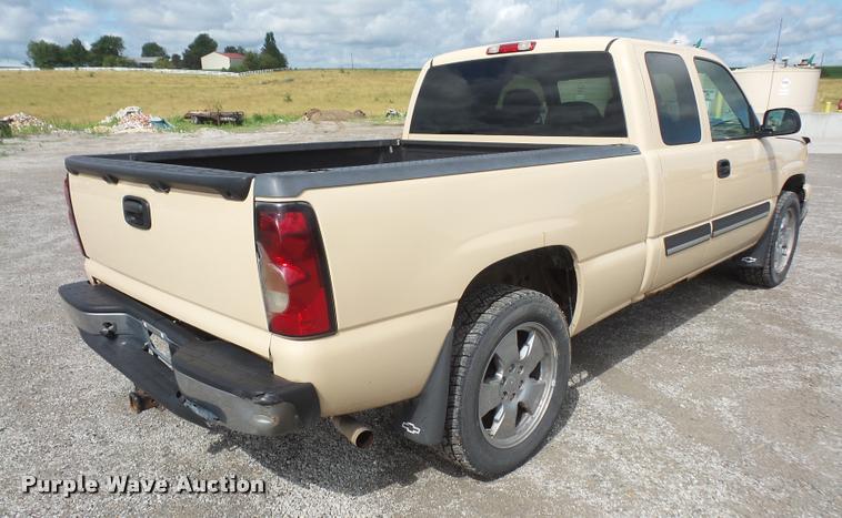 image for item DA1555 2006 Chevrolet Silverado 1500 Ext. Cab pickup truck