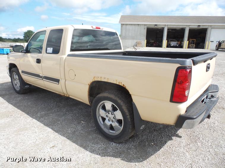 image for item DA1555 2006 Chevrolet Silverado 1500 Ext. Cab pickup truck