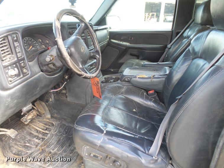 image for item DA1556 2002 Chevrolet Silverado 2500HD Ext. Cab pickup truck