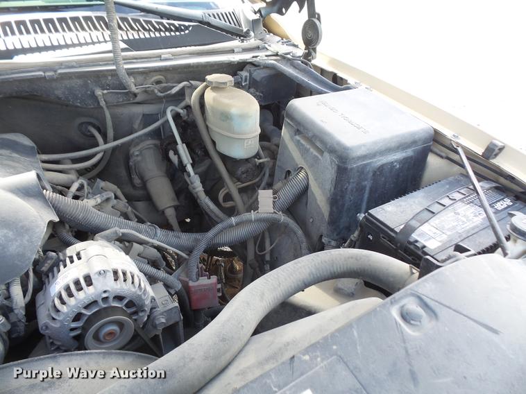 image for item DA1556 2002 Chevrolet Silverado 2500HD Ext. Cab pickup truck