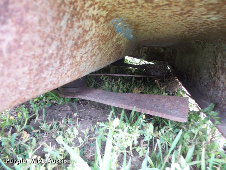 image for item DA1579 New Holland 914A mid mounted mower deck