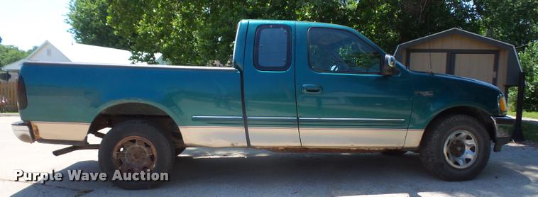 image for item DA1586 1997 Ford F250 SuperCab pickup truck
