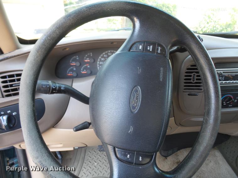 image for item DA1586 1997 Ford F250 SuperCab pickup truck