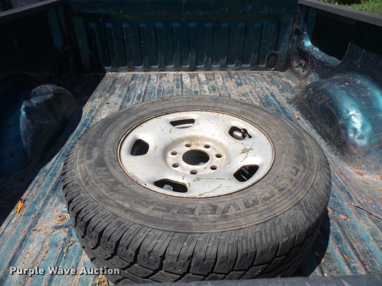 image for item DA1586 1997 Ford F250 SuperCab pickup truck