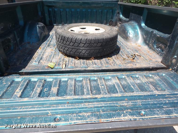 image for item DA1586 1997 Ford F250 SuperCab pickup truck