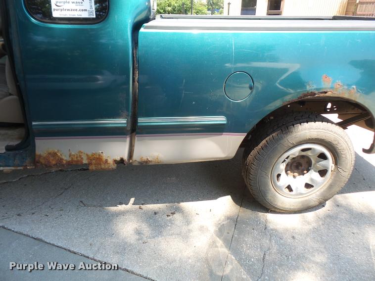 image for item DA1586 1997 Ford F250 SuperCab pickup truck