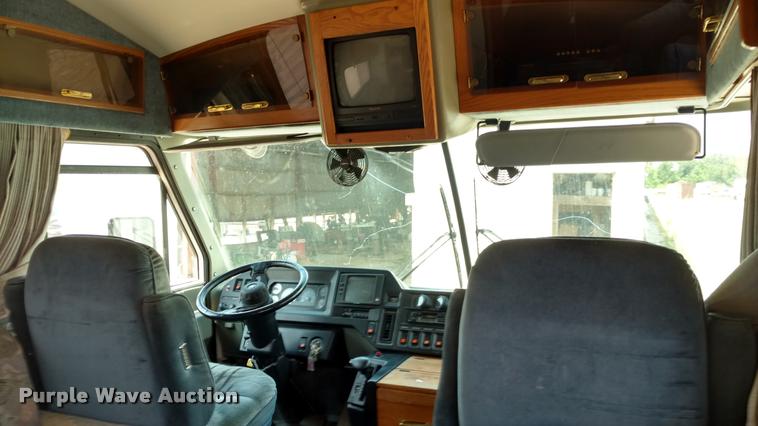 image for item DA5639 1994 Pace Arrow Fleetwood RV