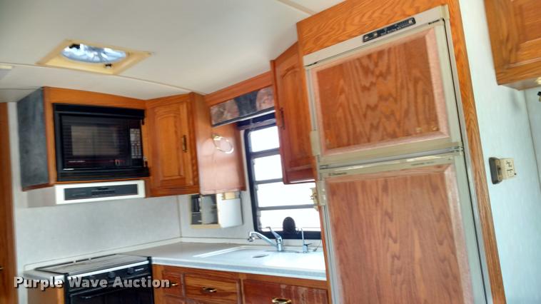 image for item DA5639 1994 Pace Arrow Fleetwood RV