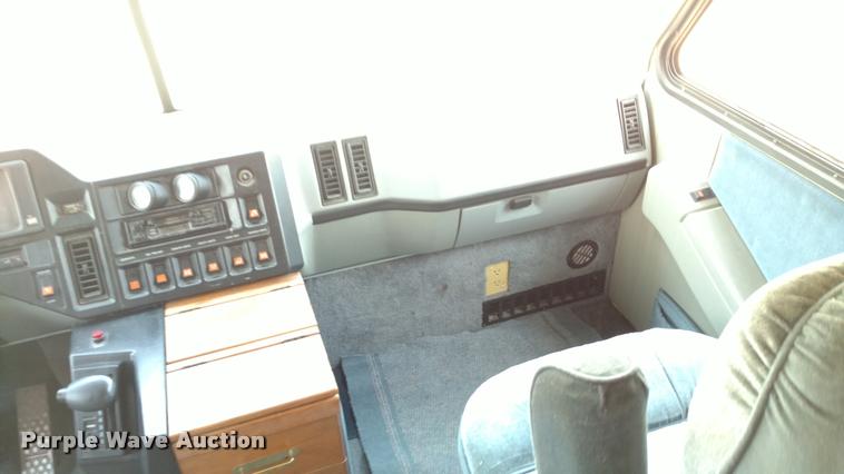 image for item DA5639 1994 Pace Arrow Fleetwood RV